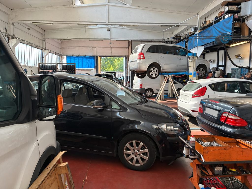Riparazioni auto servizi